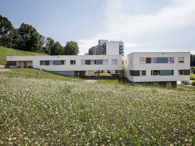 Blumenwiese vor Psychiatrischer Institutsambulanz Wangen ZFP